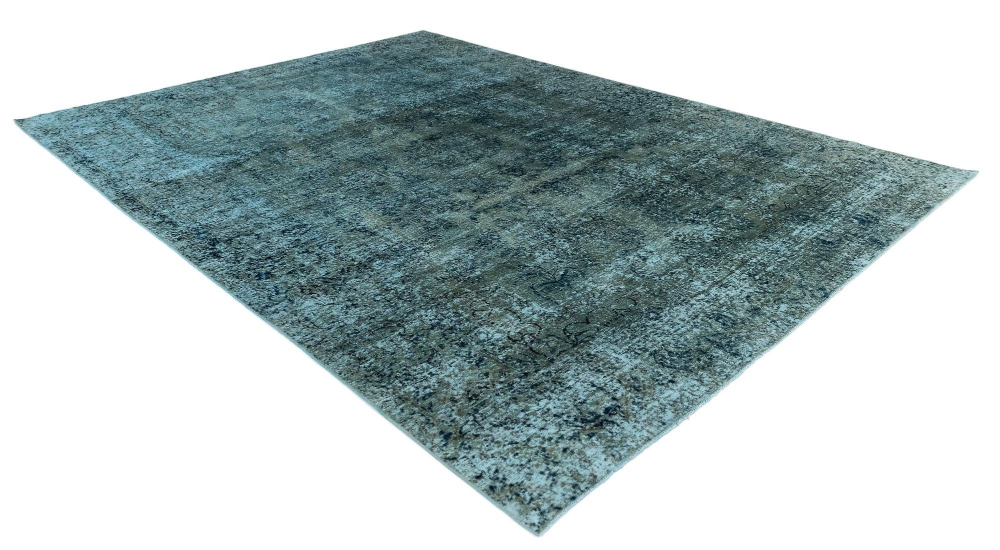 9' 1 x 12' 4 Vintage Royal Wool Rug