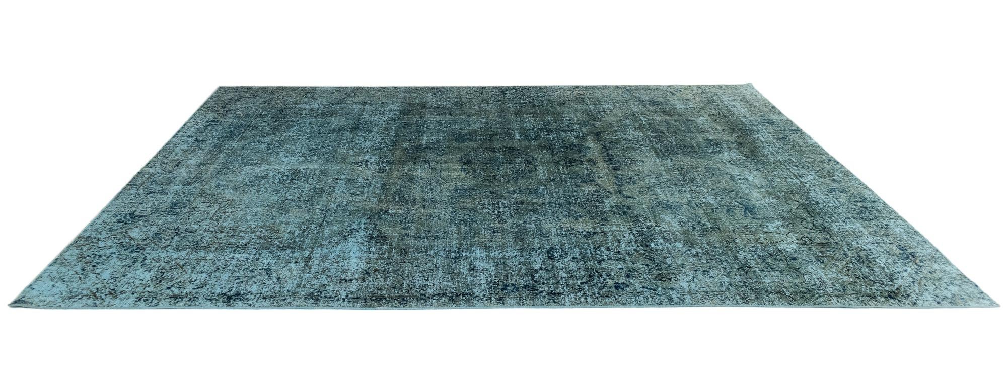 9' 1 x 12' 4 Vintage Royal Wool Rug