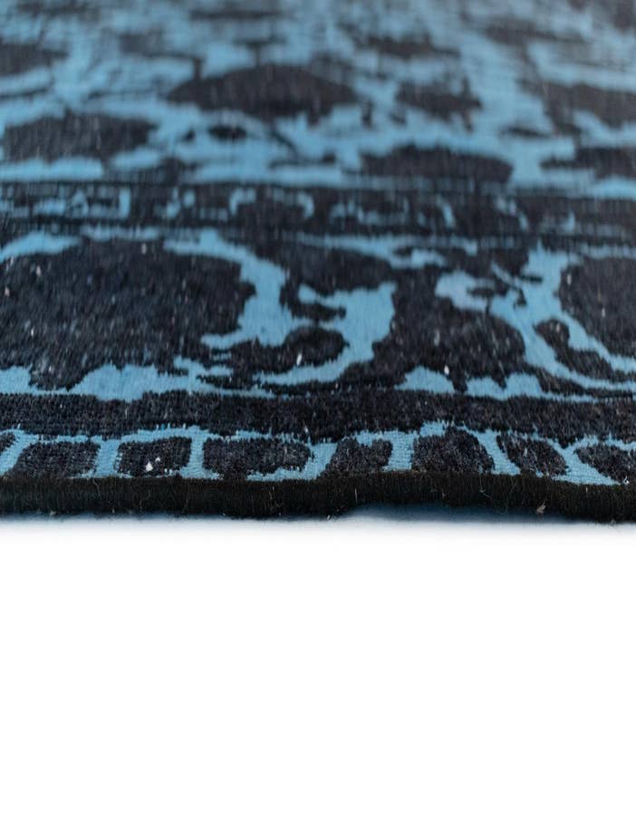 Detail image of 9' 5 x 12' 9 Vintage Royal Wool Rug