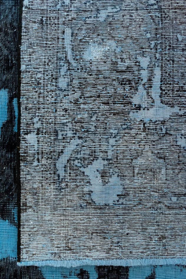 Detail image of 9' 5 x 12' 9 Vintage Royal Wool Rug