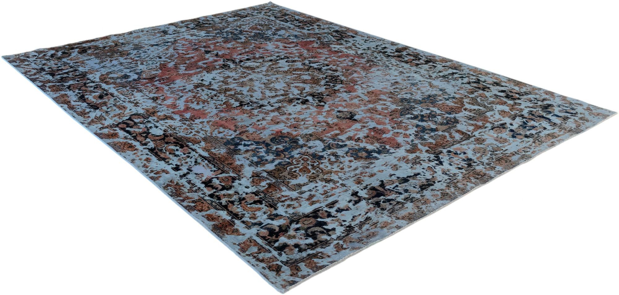 7' 11 x 10' 8 Vintage Royal Wool Rug