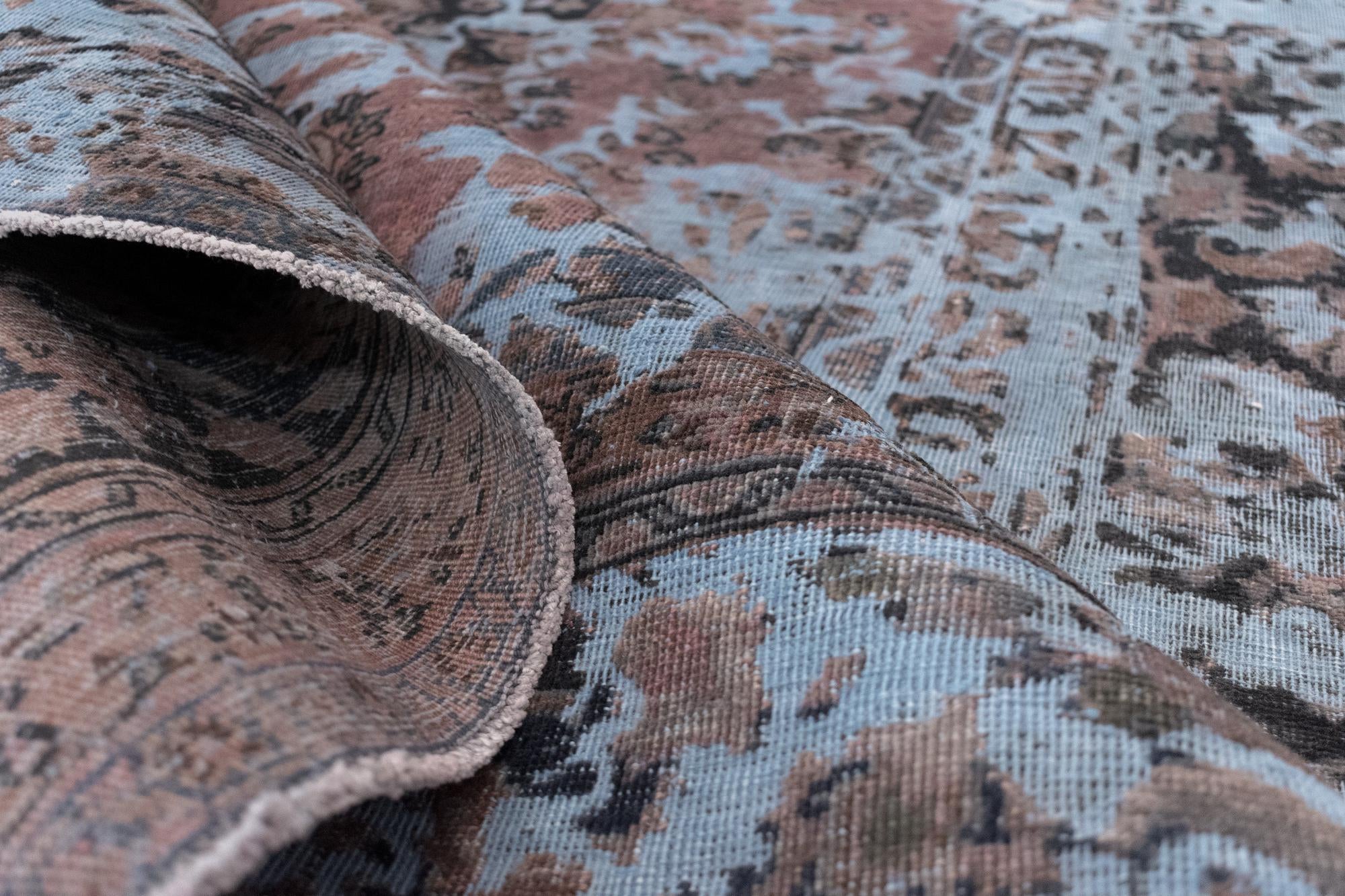 7' 11 x 10' 8 Vintage Royal Wool Rug