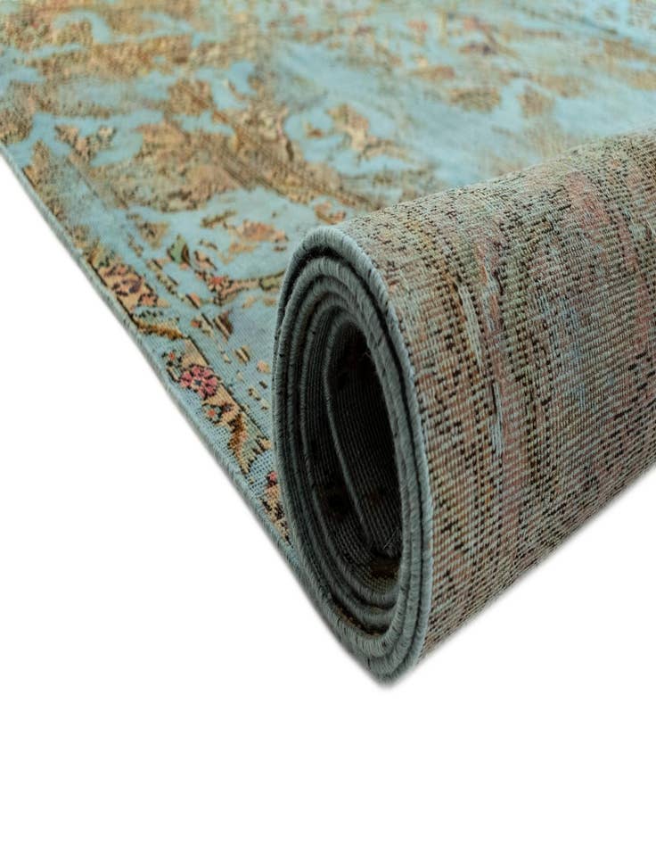 Detail image of 8' x 11' 9 Vintage Royal Wool Rug