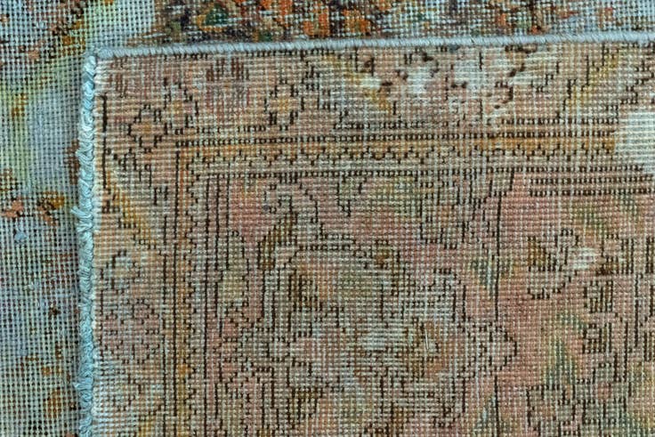 Detail image of 8' x 11' 9 Vintage Royal Wool Rug