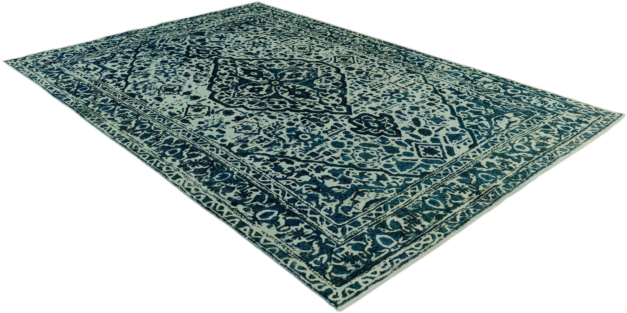 7' 7 x 11' 5 Vintage Royal Wool Rug