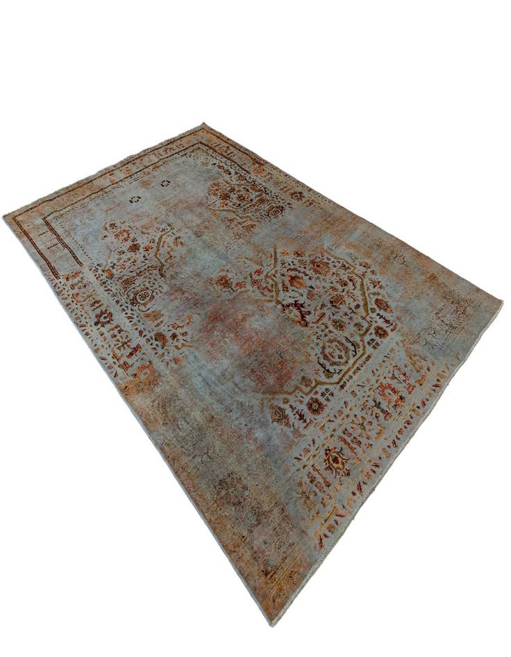 Detail image of 6' 5 x 9' 8 Vintage Royal Wool Rug