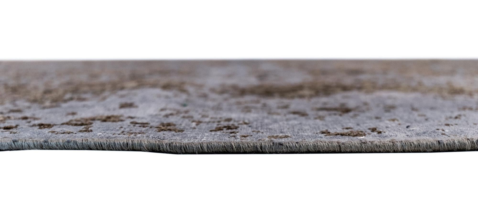 6' 1 x 9' 10 Vintage Royal Wool Rug
