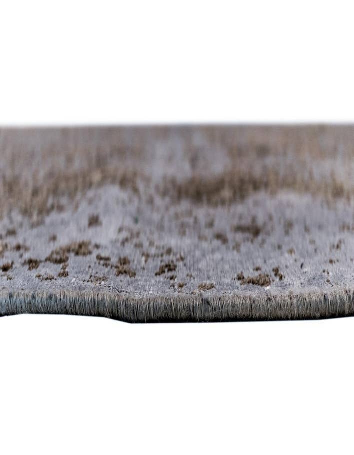 Detail image of 6' 1 x 9' 10 Vintage Royal Wool Rug