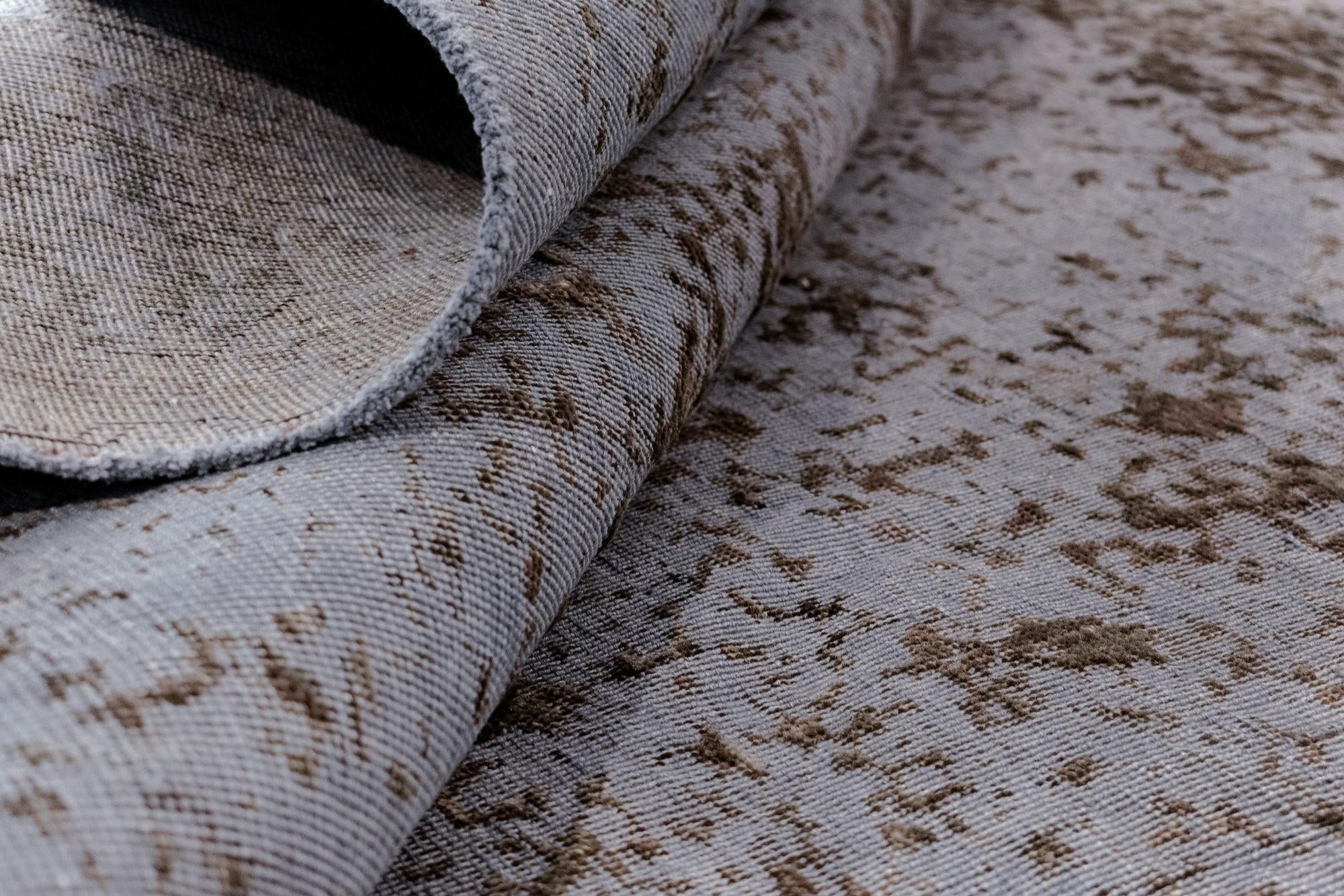 6' 1 x 9' 10 Vintage Royal Wool Rug