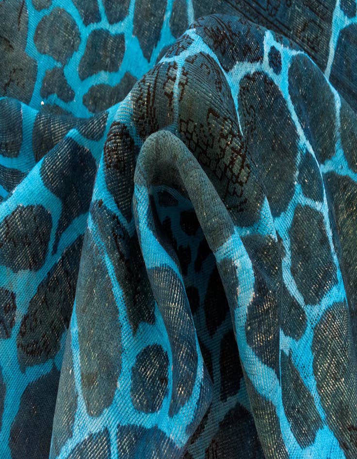 Detail image of 7' 3 x 10' 2 Vintage Royal Wool Rug