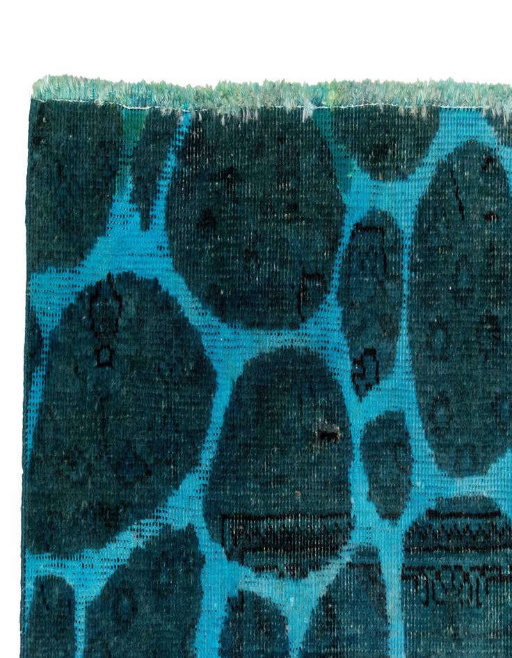 Detail image of 7' 3 x 10' 2 Vintage Royal Wool Rug