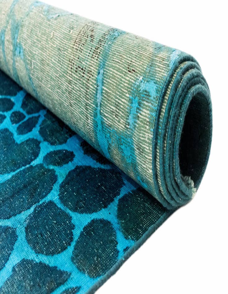 Detail image of 7' 3 x 10' 2 Vintage Royal Wool Rug