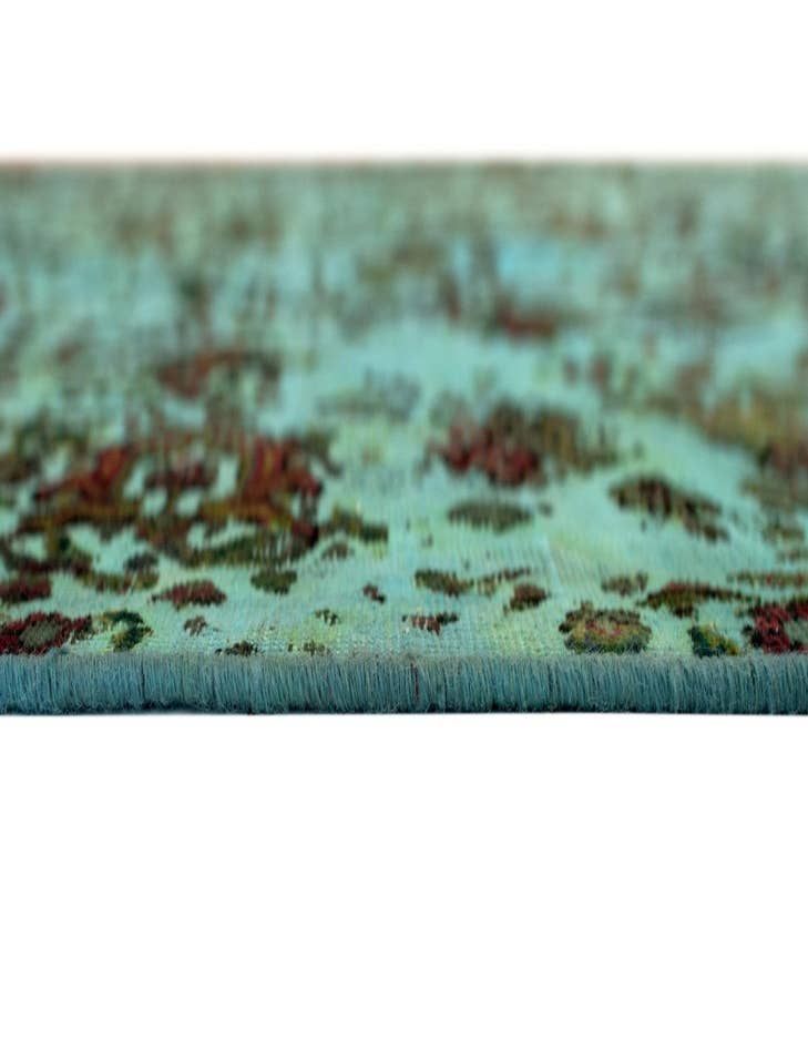 Detail image of 6' 5 x 9' 6 Vintage Royal Wool Rug