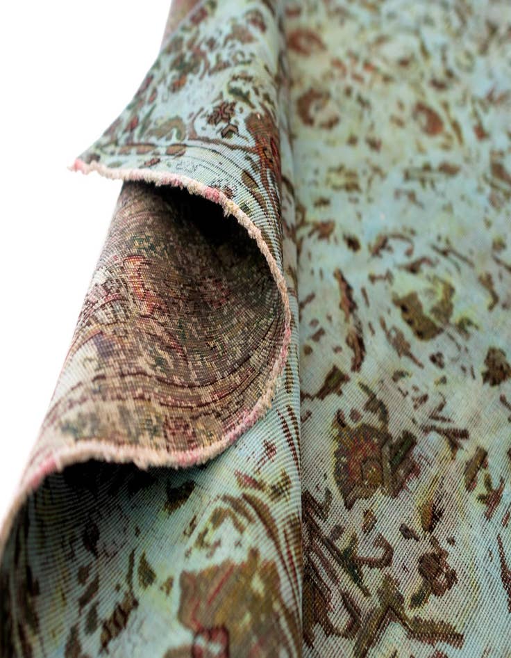 Detail image of 6' 5 x 9' 6 Vintage Royal Wool Rug