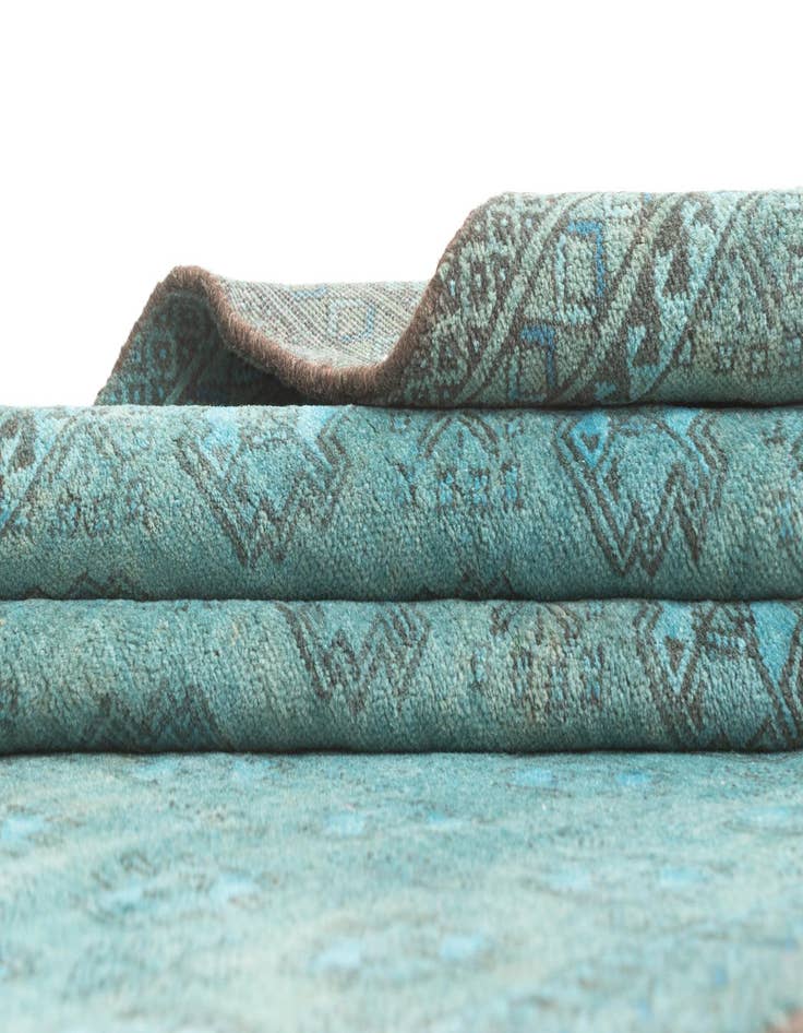 Detail image of 3' 10 x 8' 1 Vintage Royal Rug