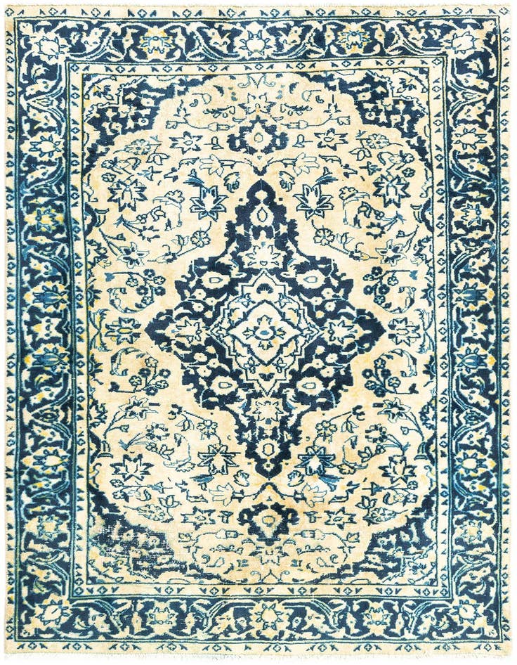 Detail image of 3' 9 x 6' 4 Vintage Royal Rug