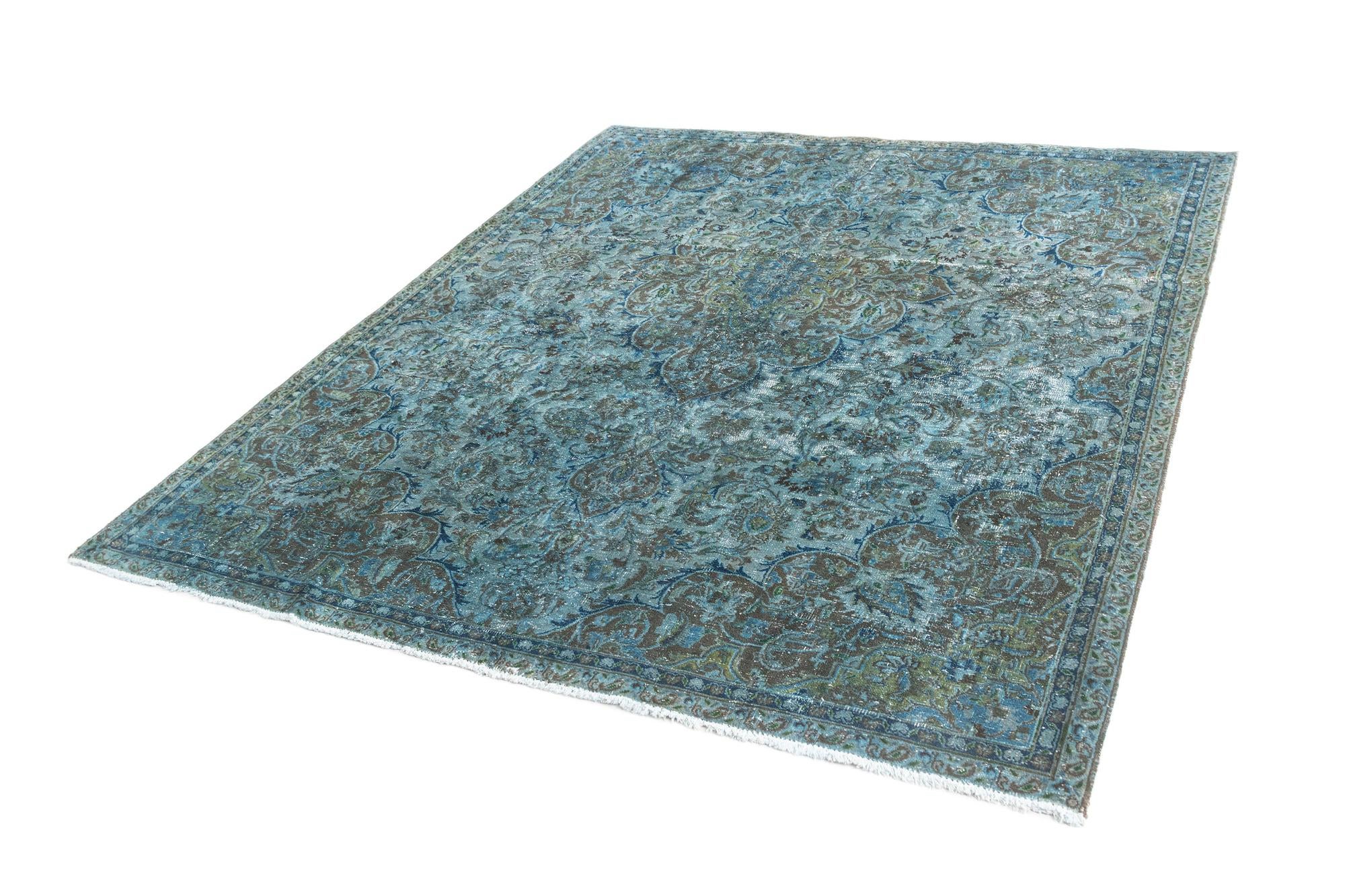 7' 1 x 8' 7 Vintage Royal Rug