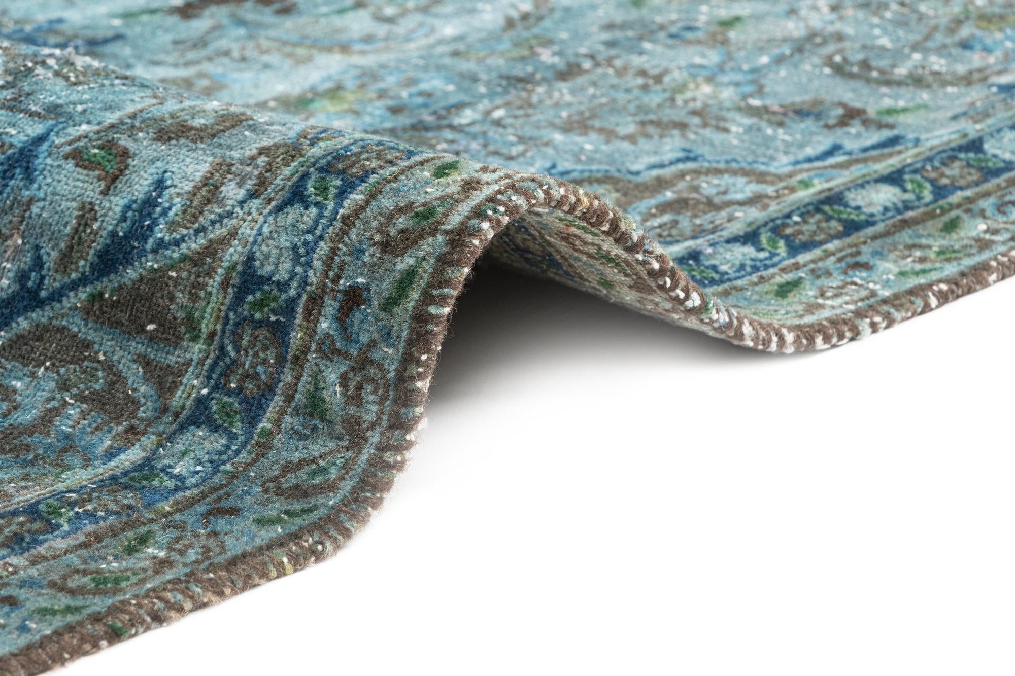 7' 1 x 8' 7 Vintage Royal Rug