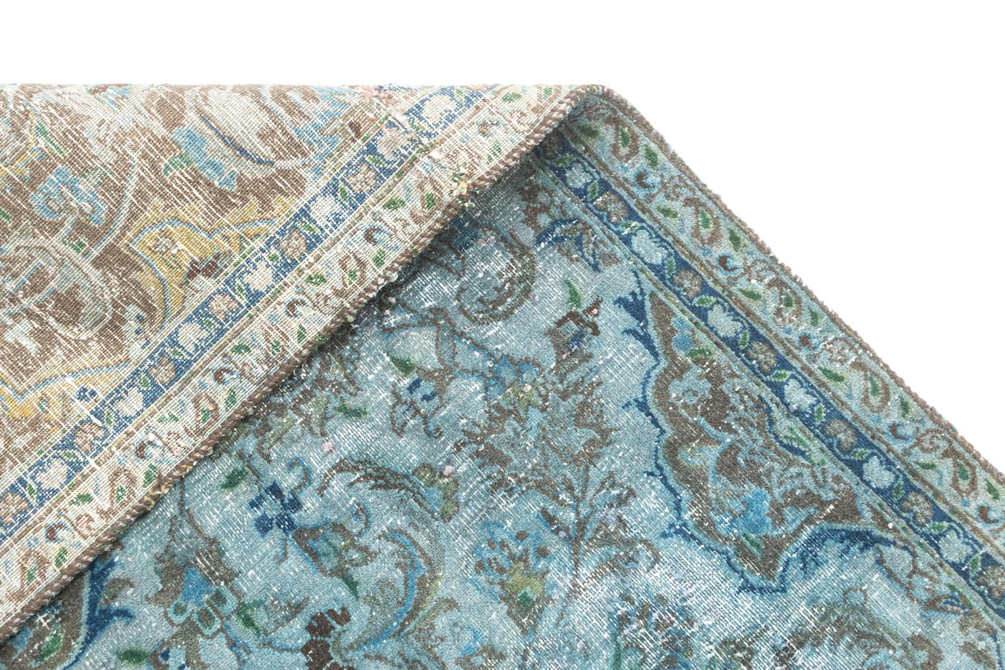 7' 1 x 8' 7 Vintage Royal Rug