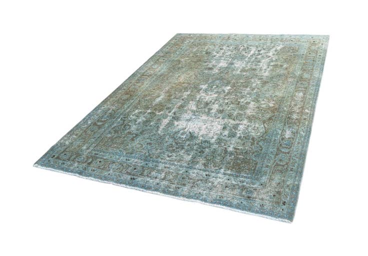 Detail image of 6' 2 x 9' 4 Vintage Royal Rug