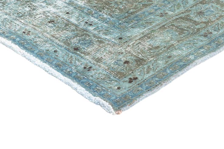 Detail image of 6' 2 x 9' 4 Vintage Royal Rug