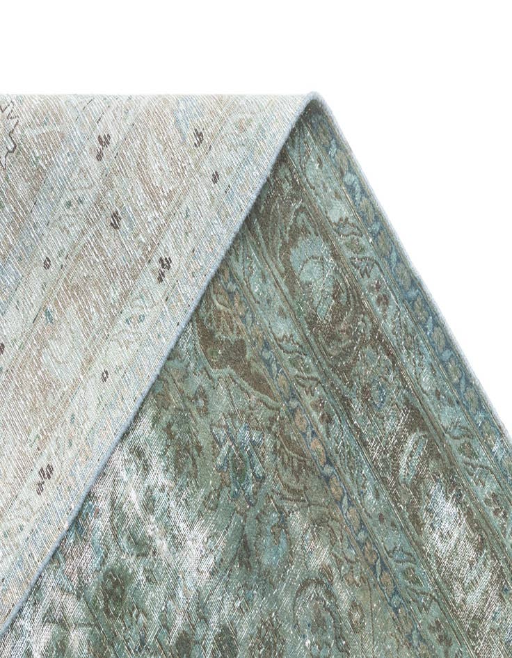 Detail image of 6' 2 x 9' 4 Vintage Royal Rug