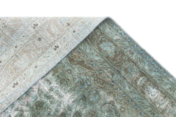 Detail image of 6' 2 x 9' 4 Vintage Royal Rug
