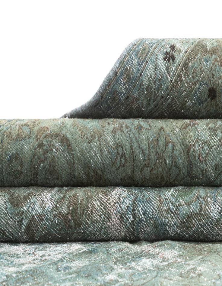 Detail image of 6' 2 x 9' 4 Vintage Royal Rug