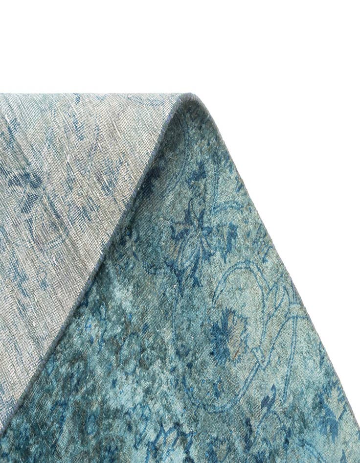 Detail image of 6' 4 x 6' 7 Vintage Royal Rug