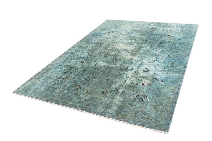 Detail image of 6' 7 x 9' 9 Vintage Royal Rug