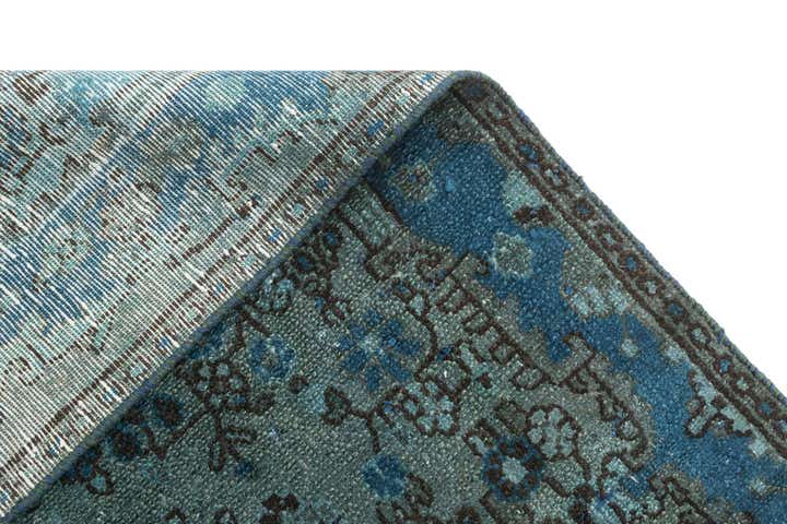 4' 9 x 8' 3 Vintage Royal Rug