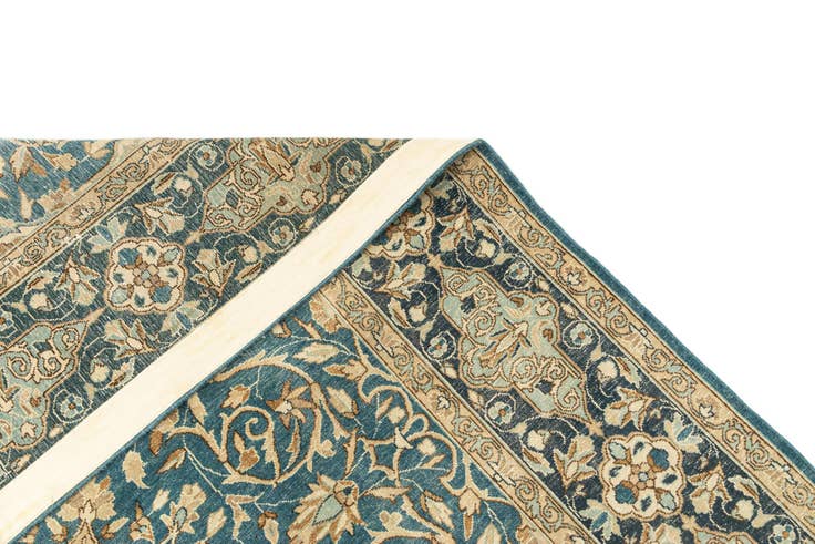 Detail image of 6' 10 x 10' 4 Vintage Royal Rug