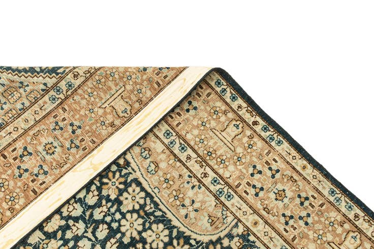 Detail image of 6' 9 x 9' 11 Vintage Royal Rug