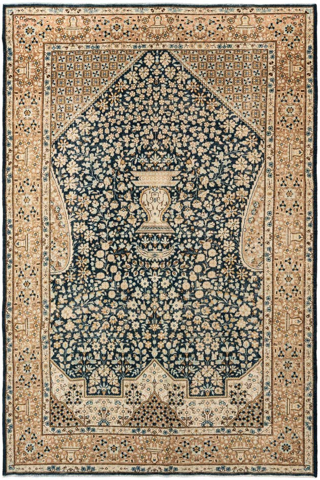 Detail image of 6' 9 x 9' 11 Vintage Royal Rug