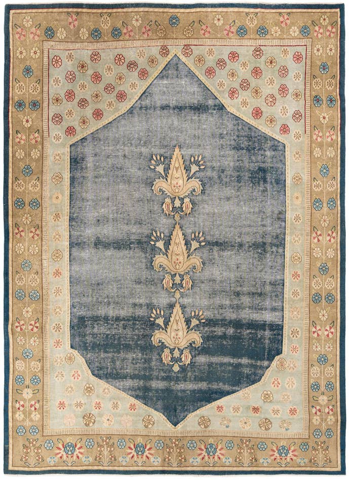 Detail image of 7' 5 x 10' 4 Vintage Royal Rug