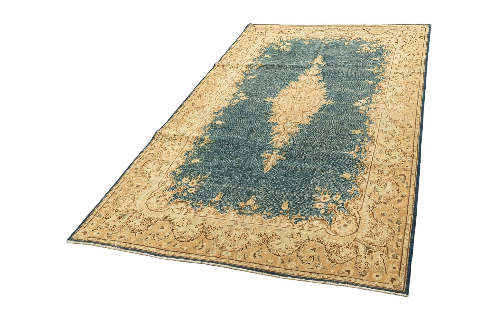 4' 8 x 7' 11 Vintage Royal Rug