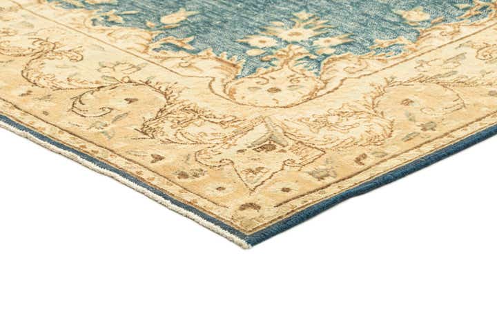 4' 8 x 7' 11 Vintage Royal Rug