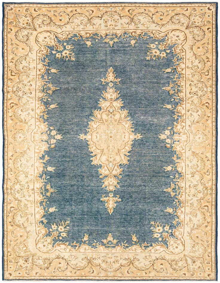 Detail image of 4' 8 x 7' 11 Vintage Royal Rug