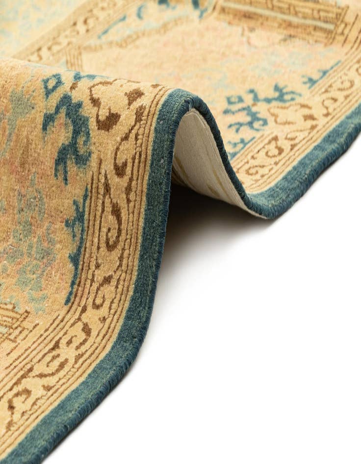 Detail image of 8' 9 x 11' 9 Vintage Royal Rug