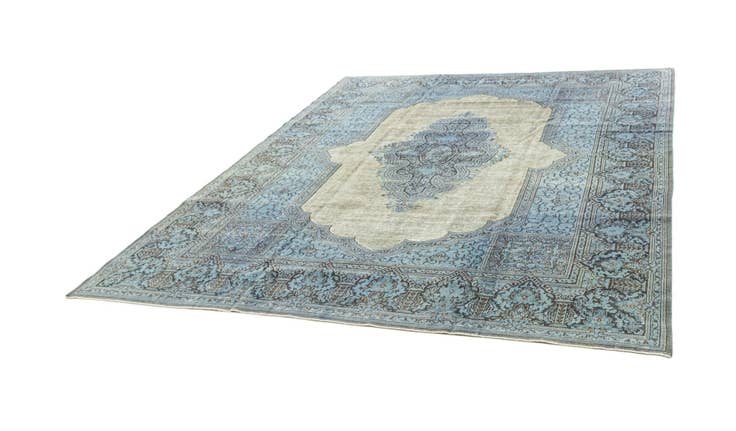 Detail image of 8' 9 x 11' 9 Vintage Royal Rug