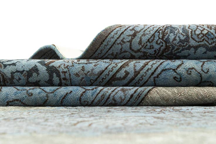 Detail image of 8' 9 x 11' 9 Vintage Royal Rug