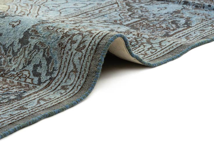 Detail image of 8' 9 x 11' 9 Vintage Royal Rug