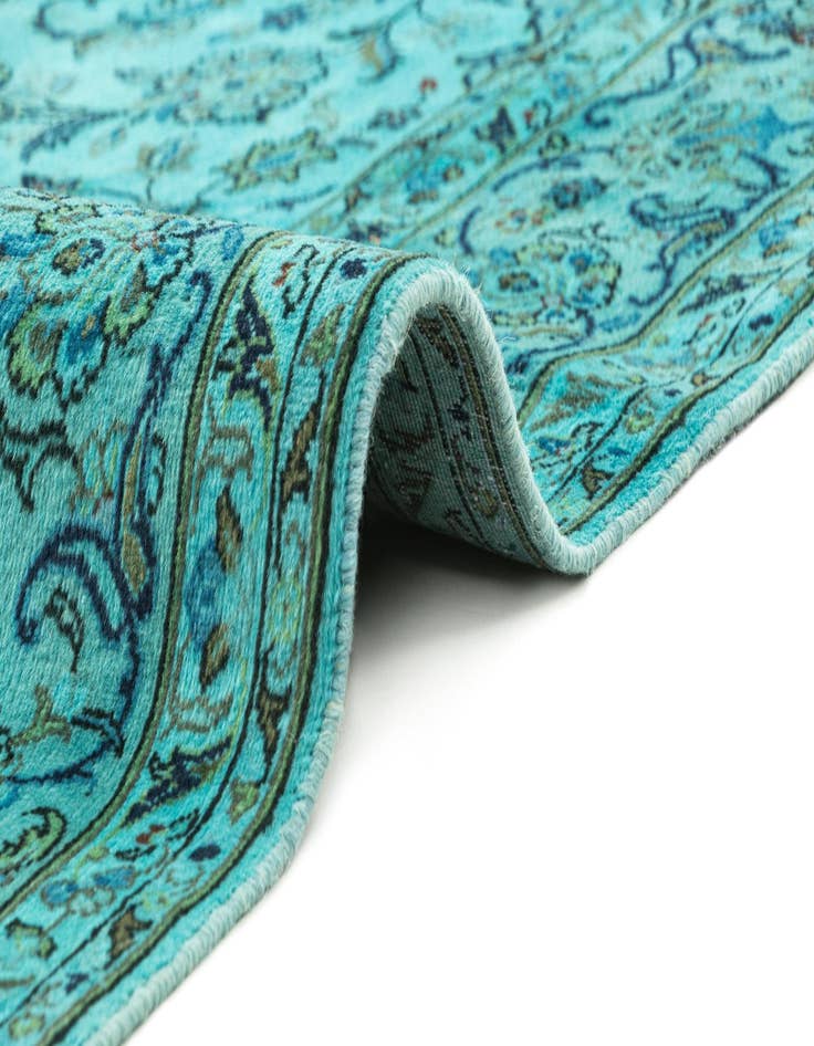 Detail image of 6' 4 x 9' 7 Vintage Royal Rug