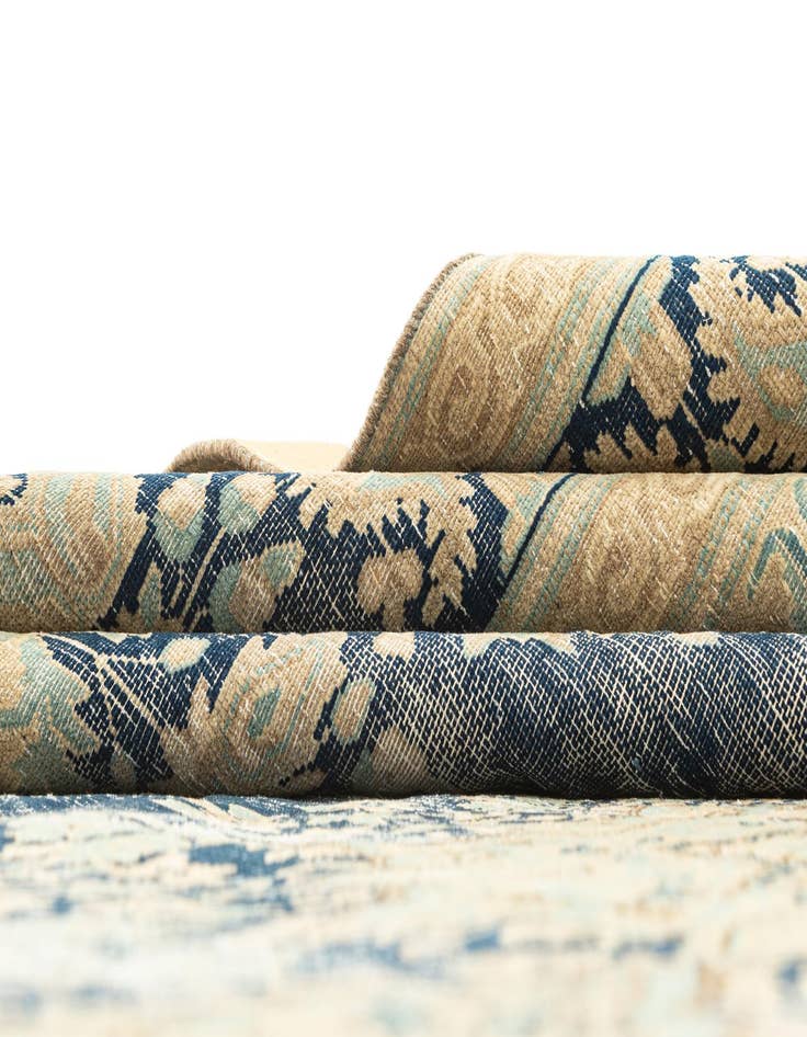 Detail image of 9' 7 x 13' 4 Vintage Royal Rug