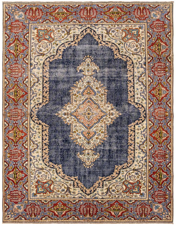Detail image of 6' 7 x 9' 9 Vintage Royal Rug