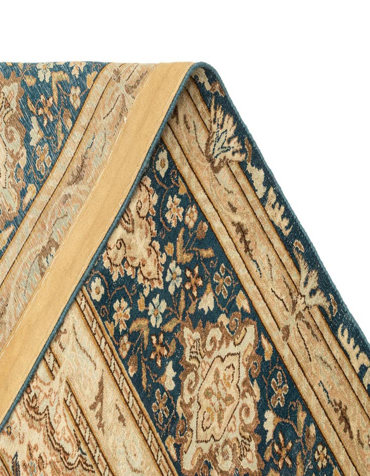 Detail image of 8' 9 x 10' 10 Vintage Royal Rug