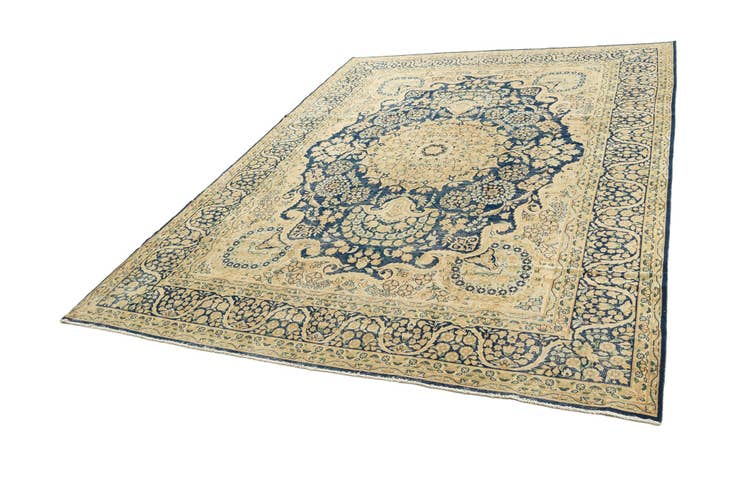 Detail image of 9' 10 x 13' 3 Vintage Royal Rug