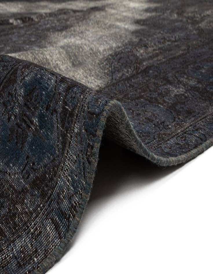 Detail image of 10' x 12' 7 Vintage Rug