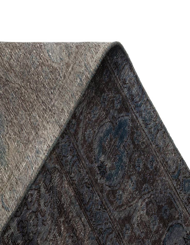 Detail image of 10' x 12' 7 Vintage Rug