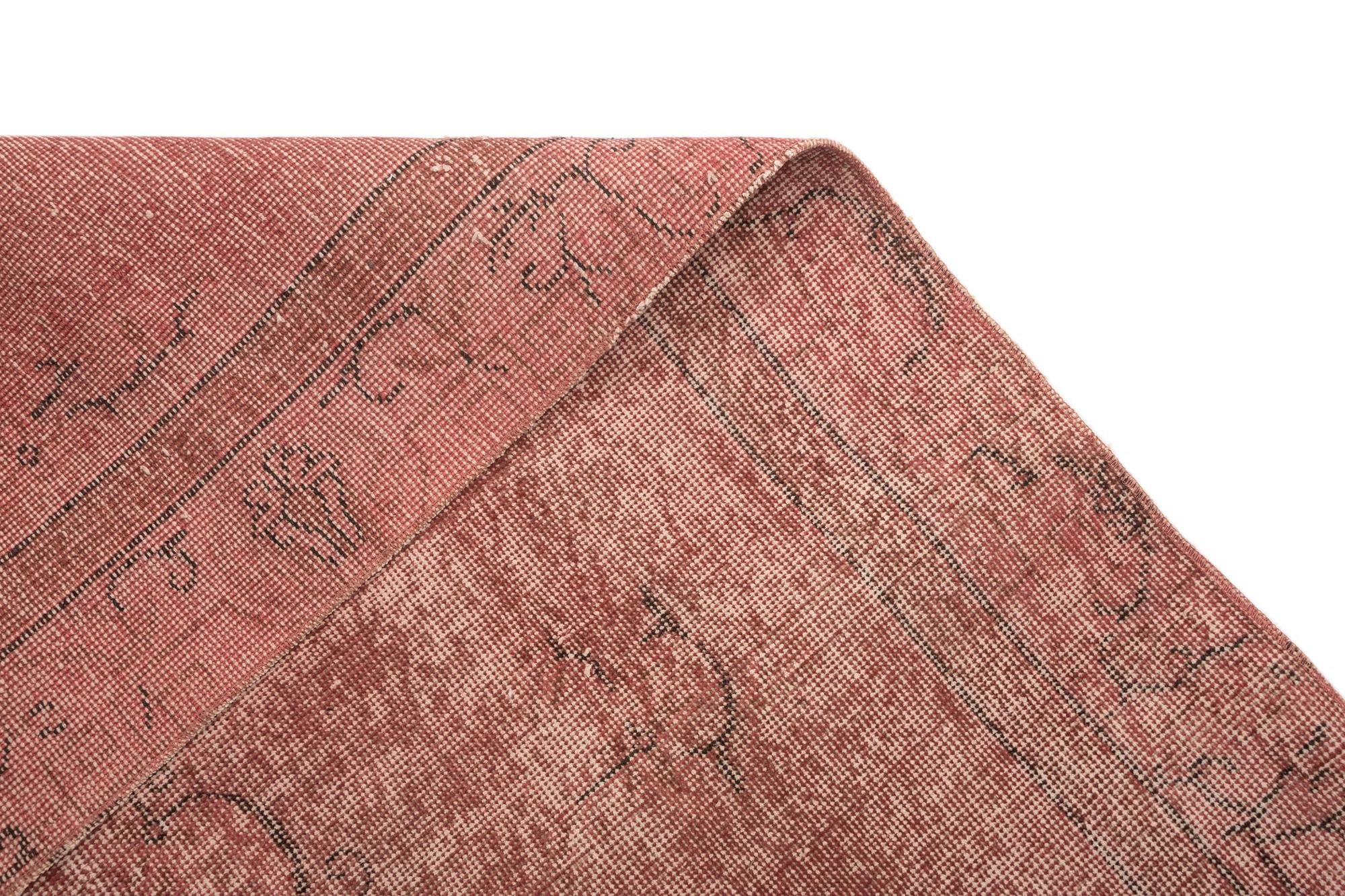 5' 5 x 8' 8 Vintage Rug